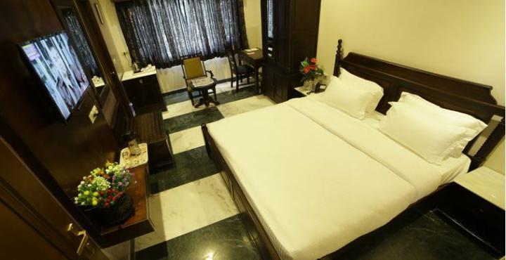 Oyo 1681 Hotel Devansh Udaipur Buitenkant foto