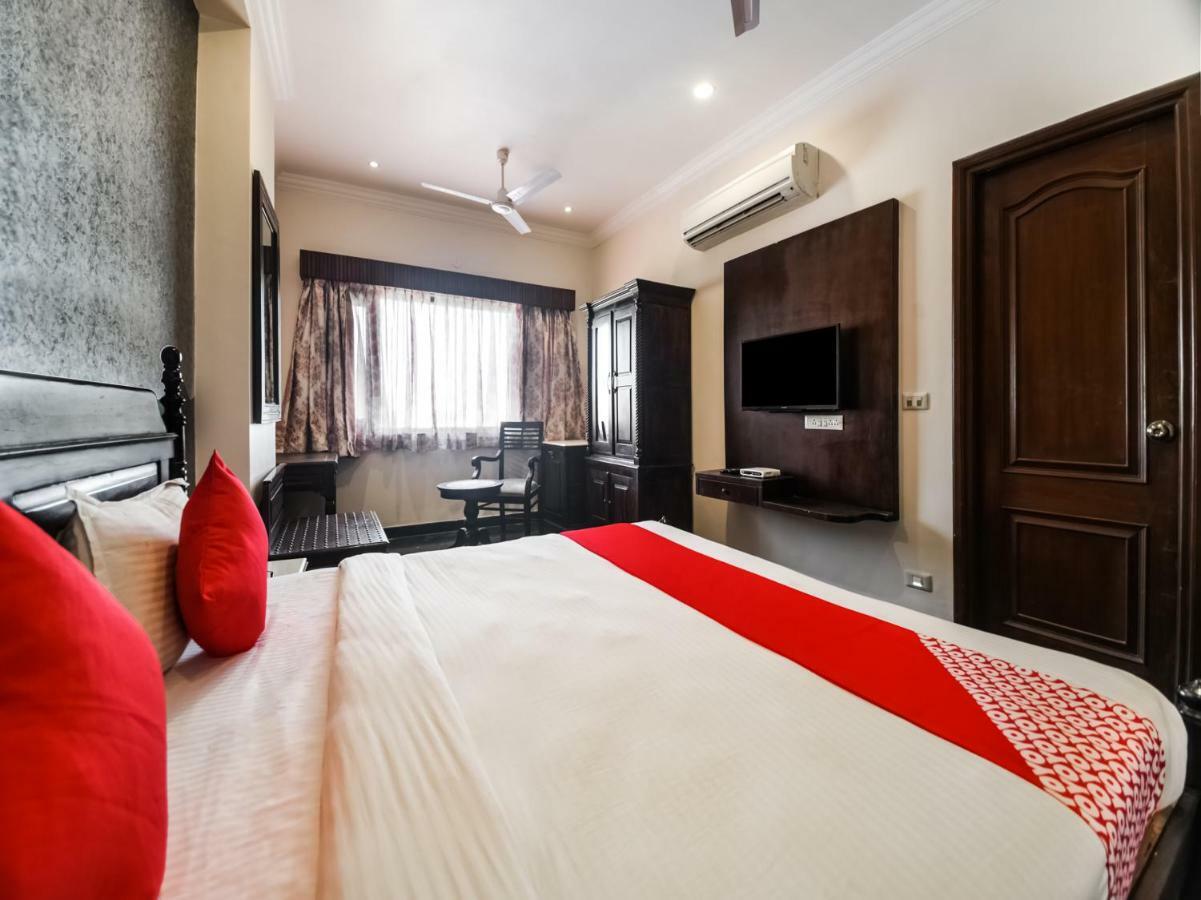 Oyo 1681 Hotel Devansh Udaipur Buitenkant foto