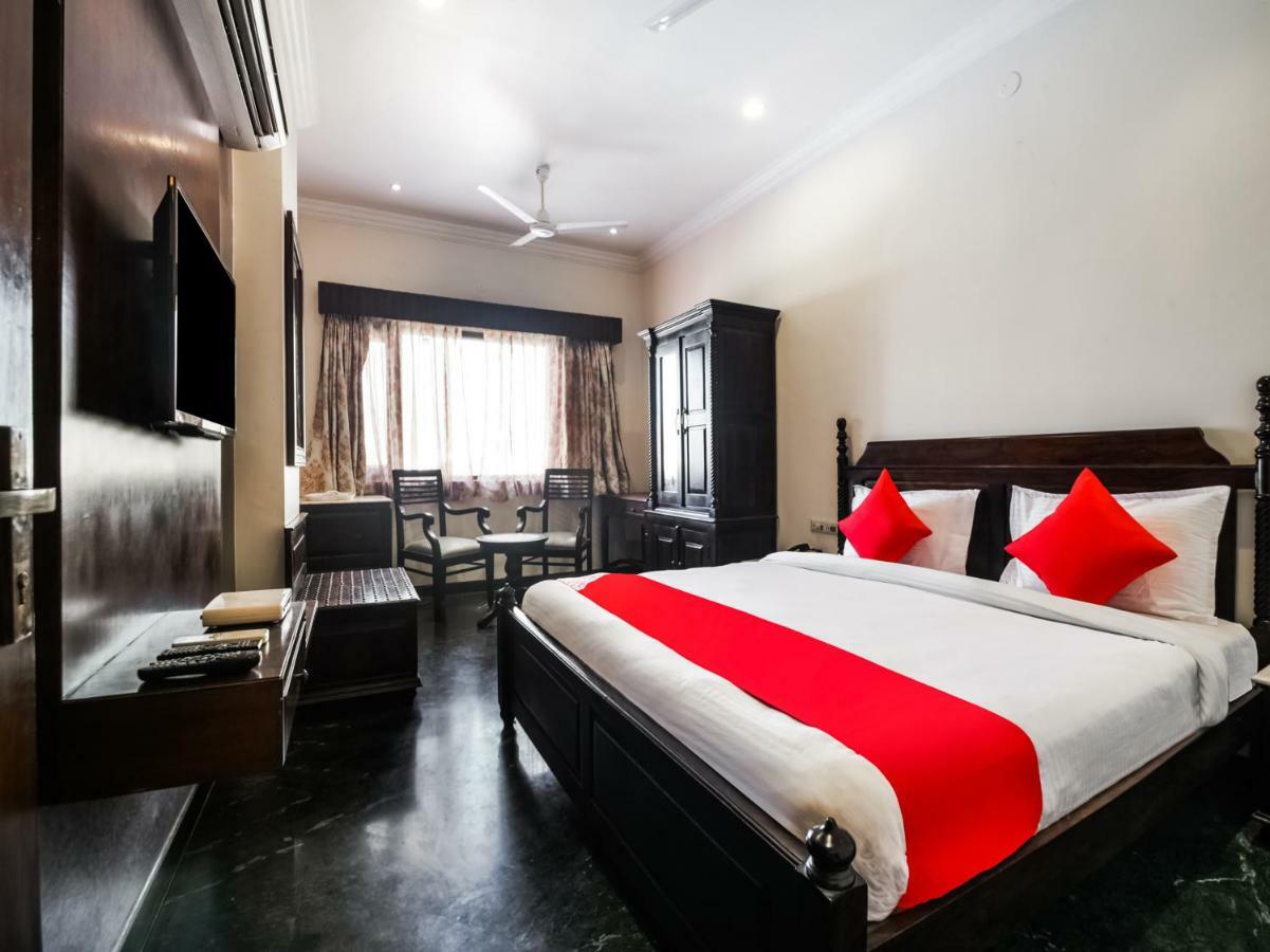 Oyo 1681 Hotel Devansh Udaipur Buitenkant foto