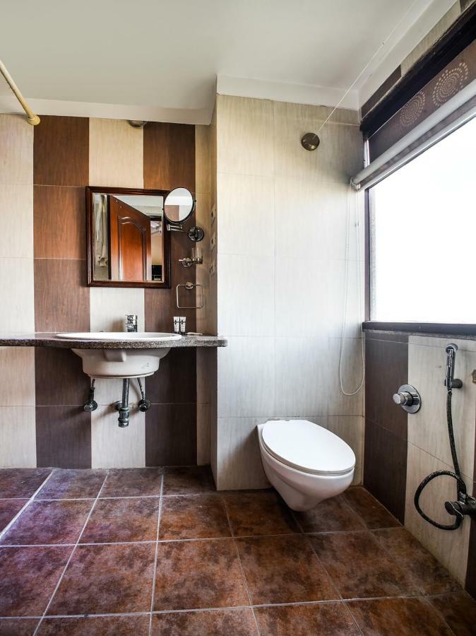 Oyo 1681 Hotel Devansh Udaipur Buitenkant foto