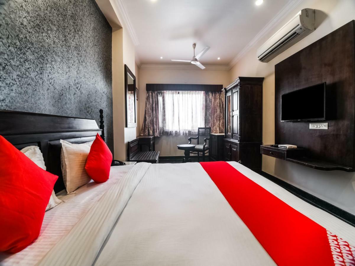 Oyo 1681 Hotel Devansh Udaipur Buitenkant foto