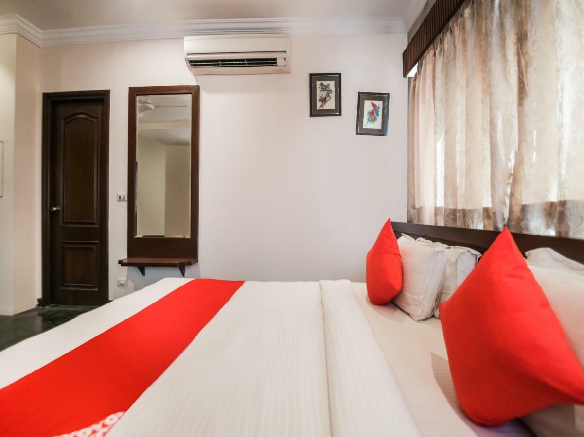 Oyo 1681 Hotel Devansh Udaipur Buitenkant foto