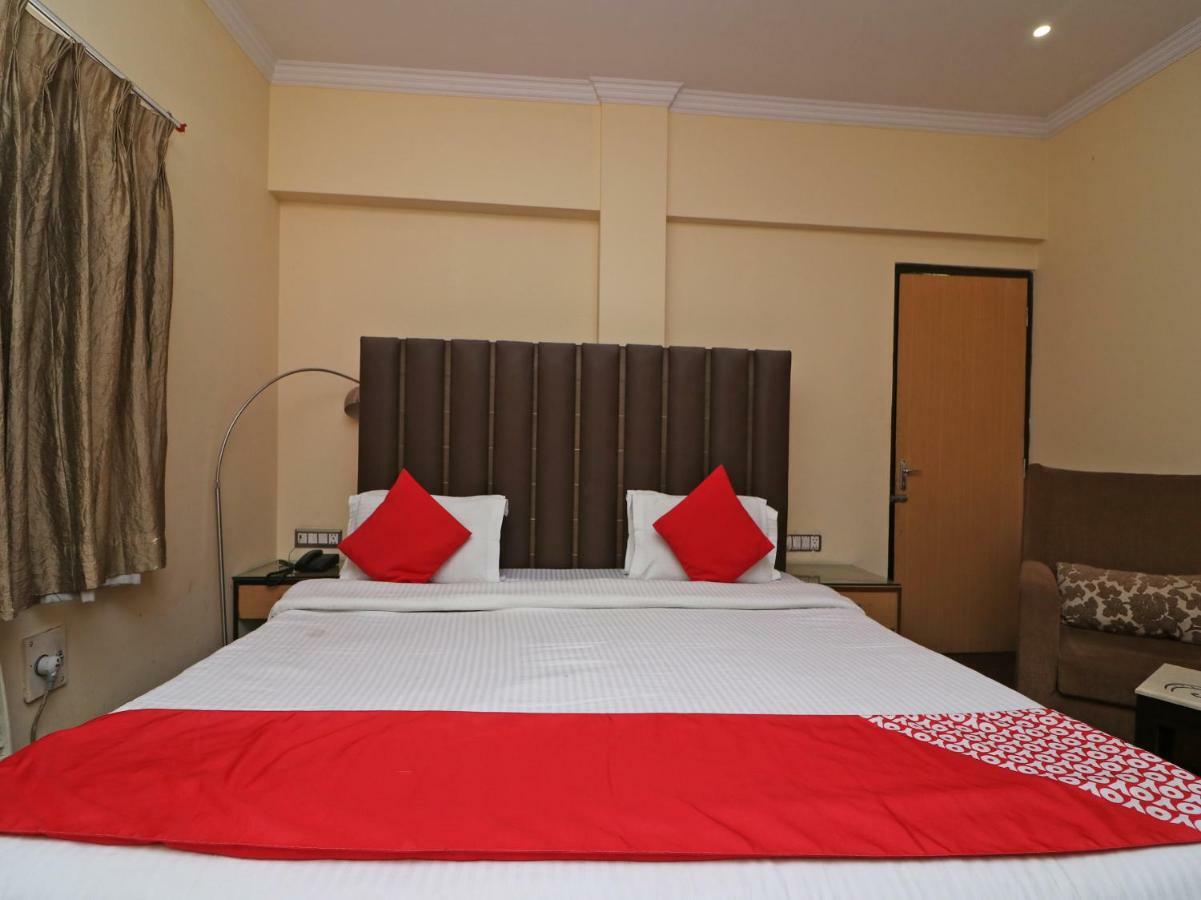 Oyo 1681 Hotel Devansh Udaipur Buitenkant foto