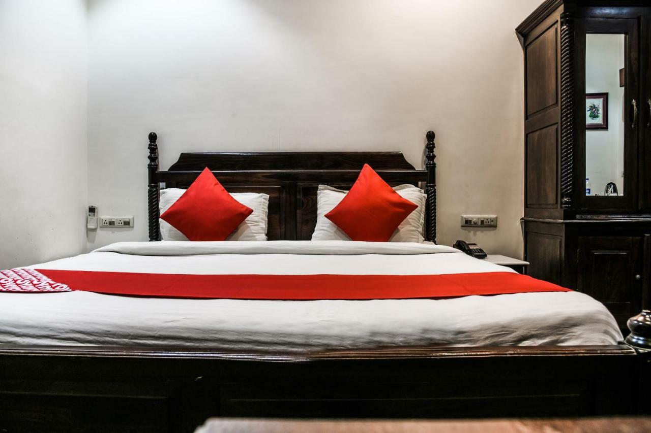 Oyo 1681 Hotel Devansh Udaipur Buitenkant foto